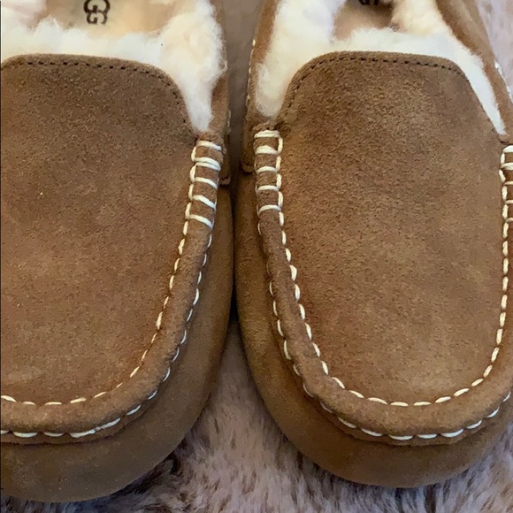 UGG slippers - Picture 2 of 6